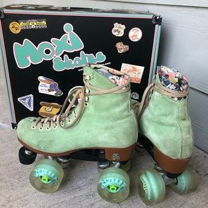 Moxi Lolly “Honey Dew” Roller Skates 💕 SZ WMNS 8